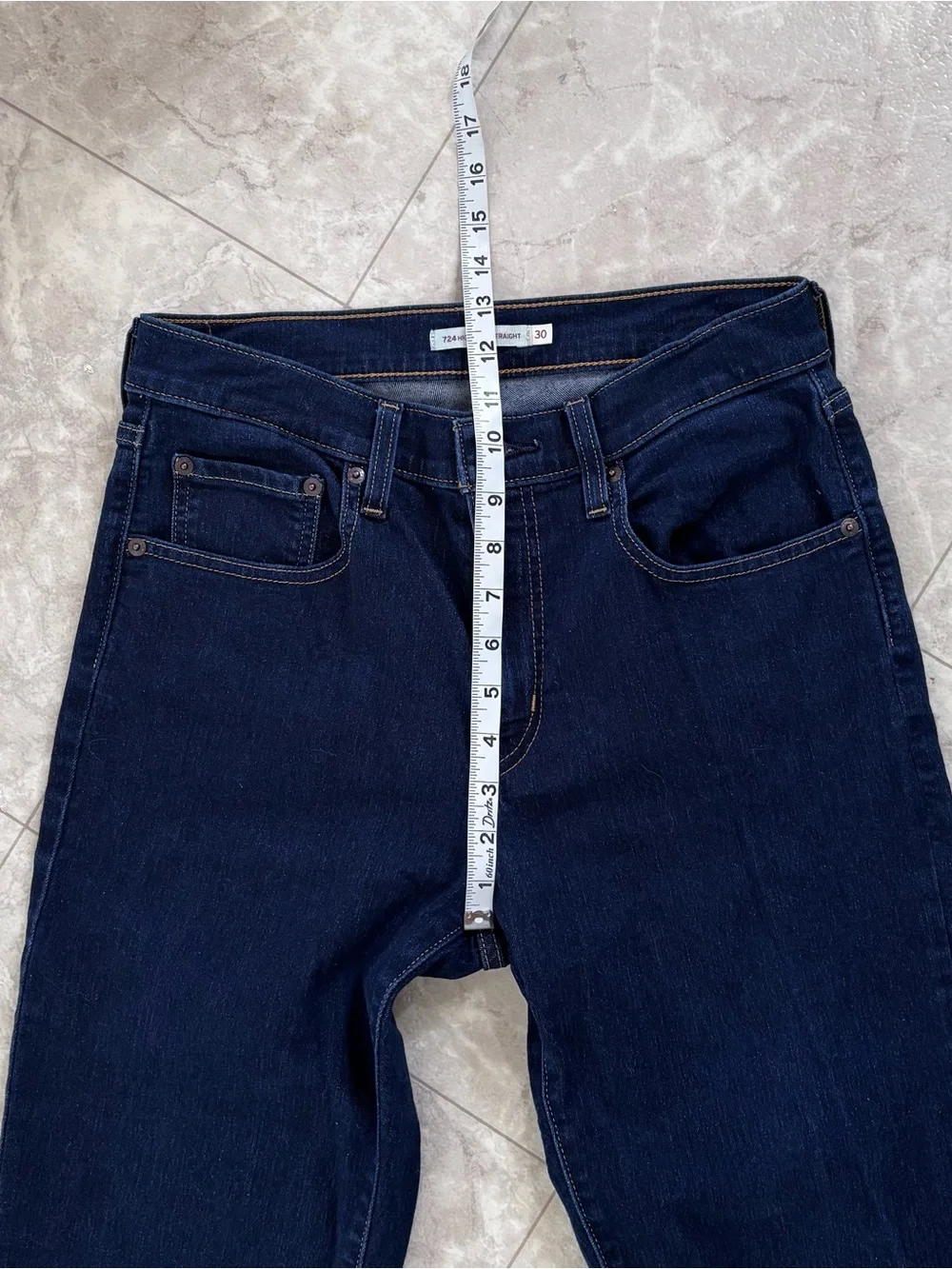 Levis levi 724